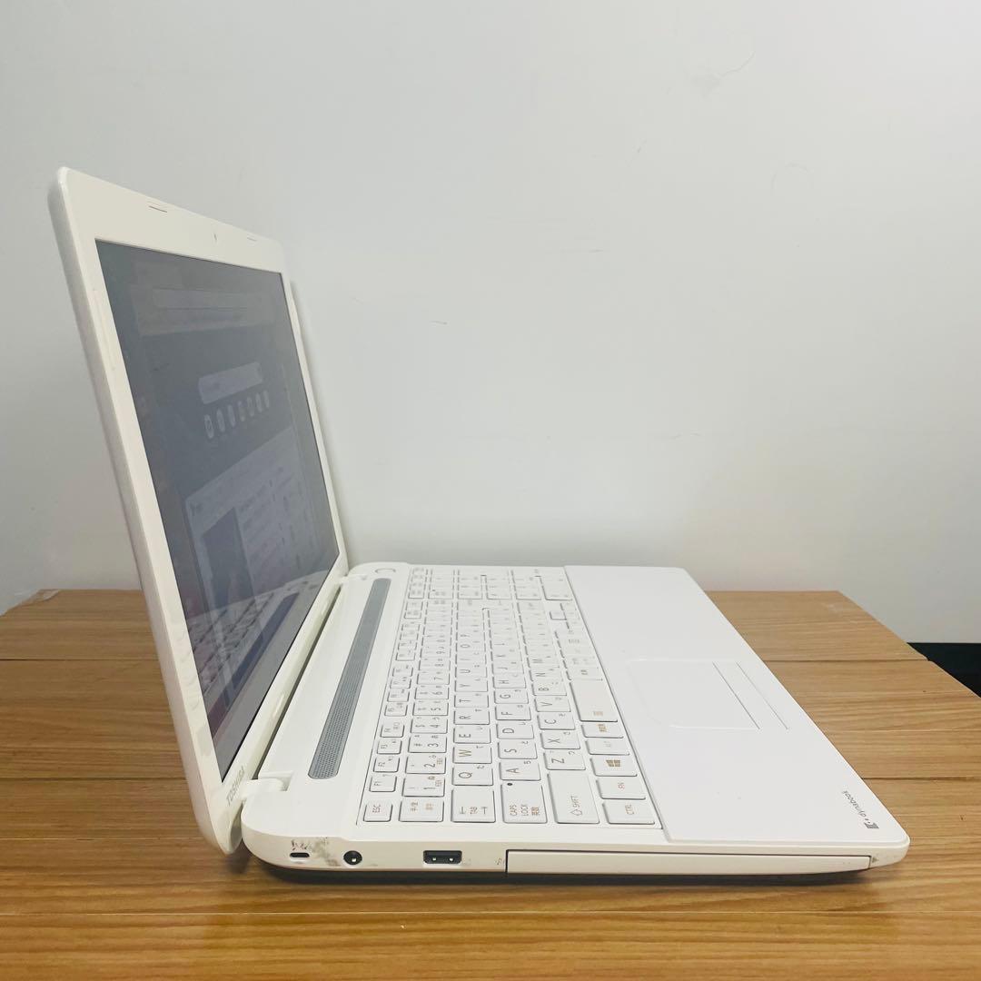 ホワイトSSD東芝ノートパソコン　Windows11オフィスカメラDVD