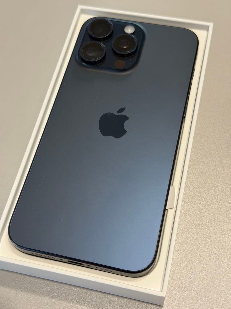 iPhone 15 pro max 256GB simフリー