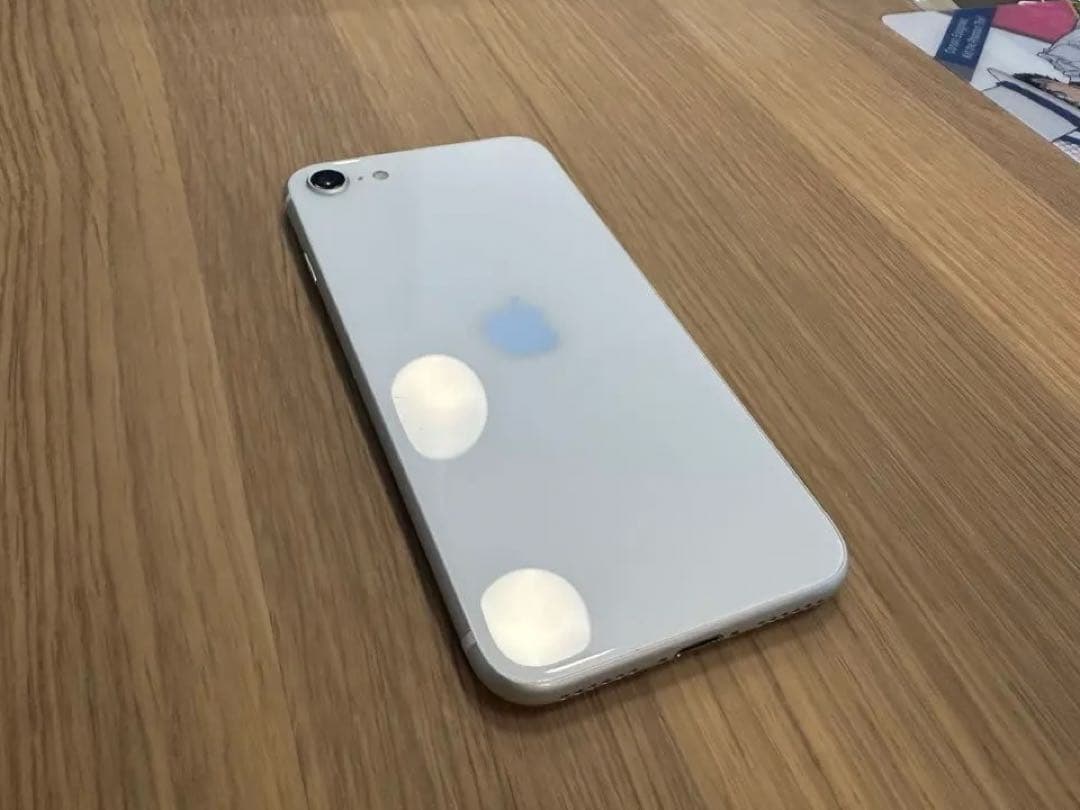 iPhone SE (第2世代) 128GB ホワイト SIMフリー ケース付き