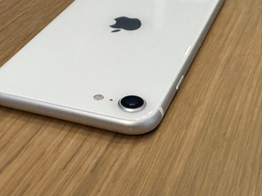 iPhone SE (第2世代) 128GB ホワイト SIMフリー ケース付き