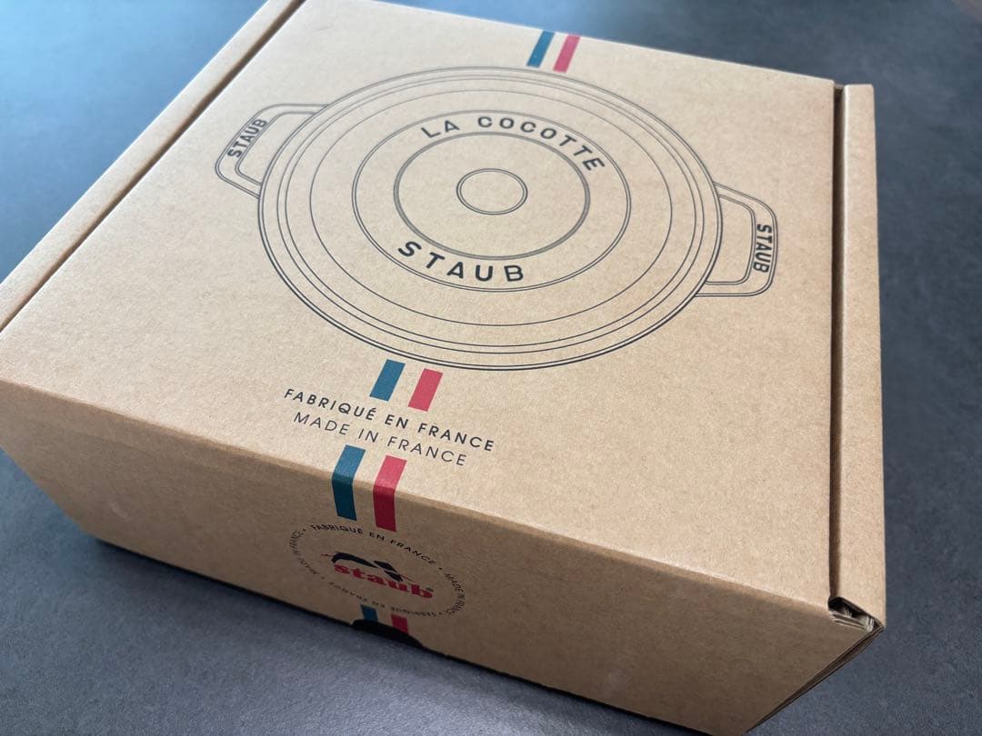 【箱付き・未使用】STAUB ココット ラウンド 24cm カンパーニュ（白）