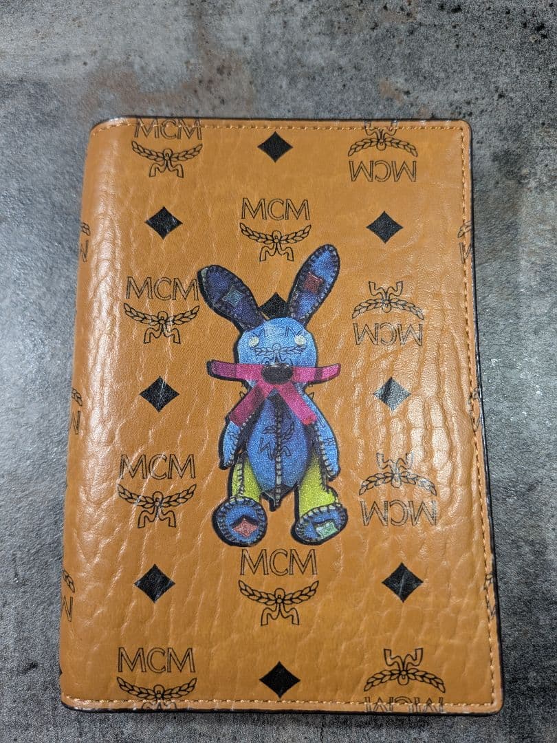 ポコMCM 　 パスポートケースオレンジ　モノグラム