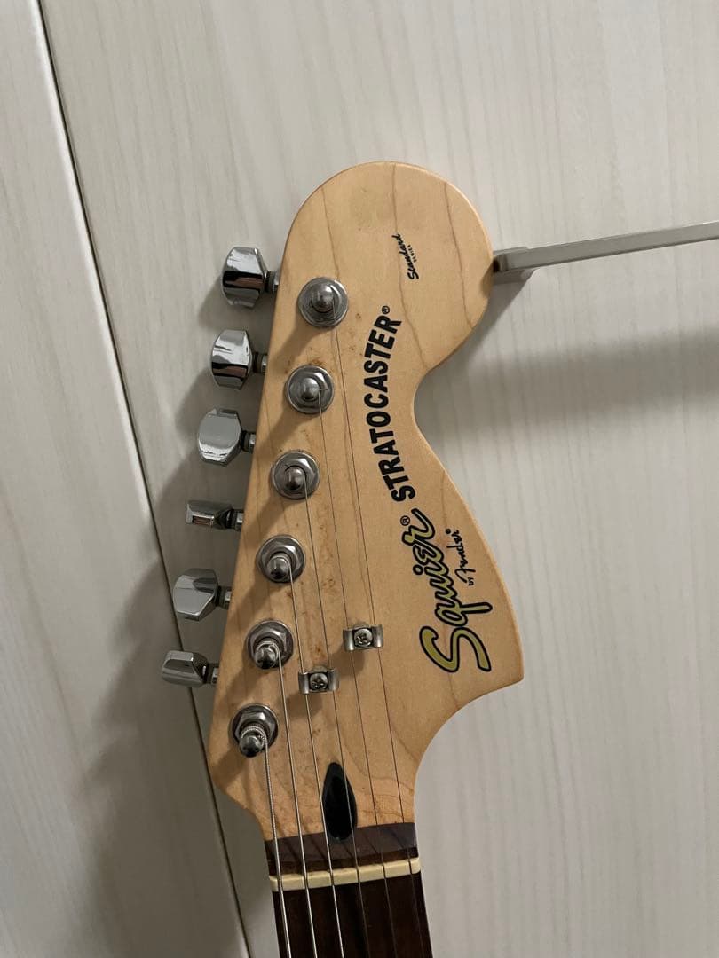 Squier by fender Standard ストラトキャスター ラージ