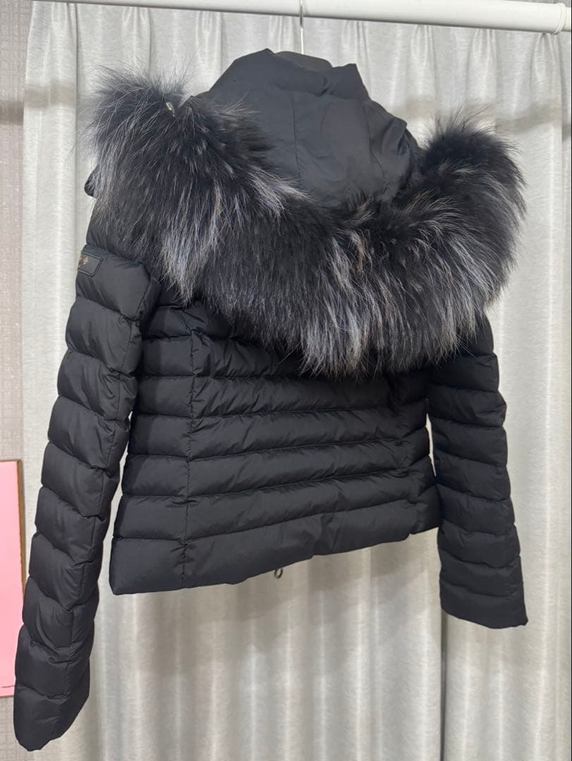 やまTATRAS タトラス VARENA ヴァレナ ダウン ブラック 01