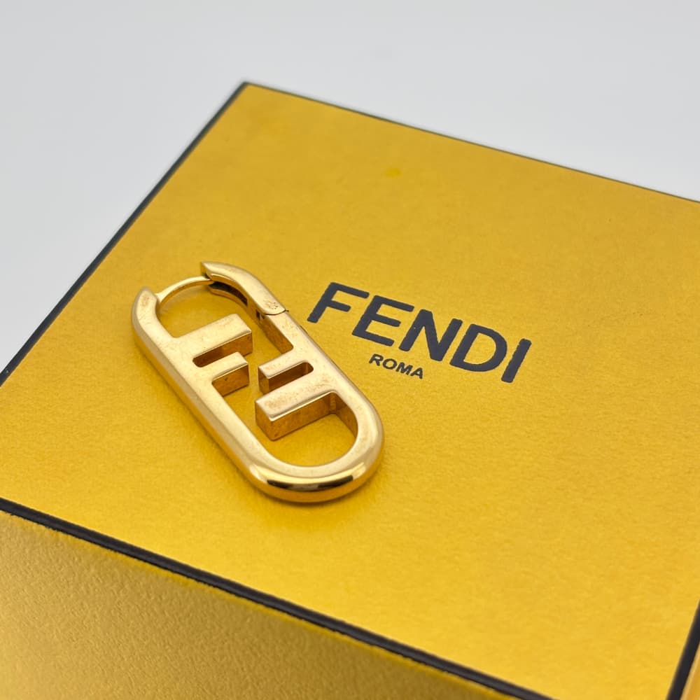 美品 FENDI オーロック ゴールド シングルピアス 片耳