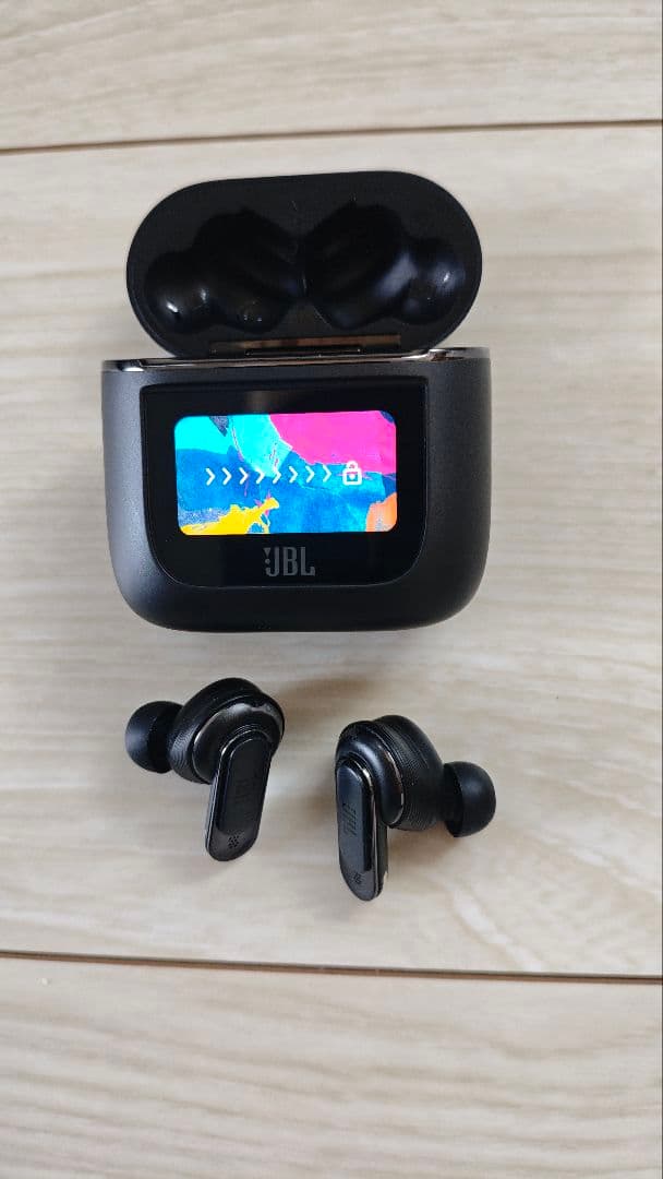 JBL TOUR PRO 2ワイヤレスイヤホン　ブラック　ラバーケース付き