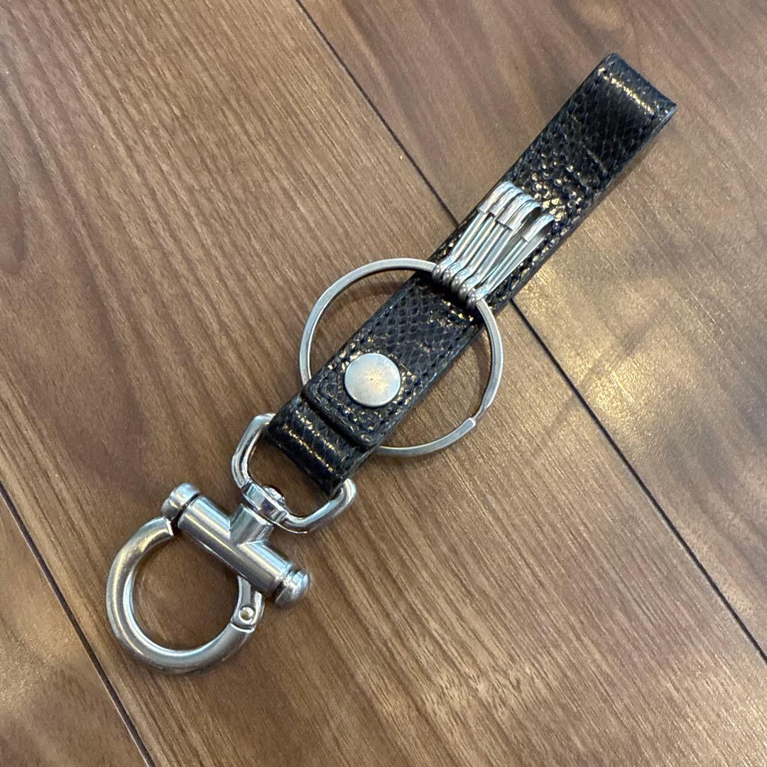 エンダースキーマ/キーフロック/ブラック パイソンレザー キーホルダー