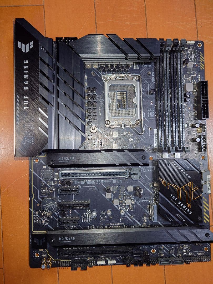 ASUS TUF GAMING Z690-PLUS D4 マザーボード　アダプタ