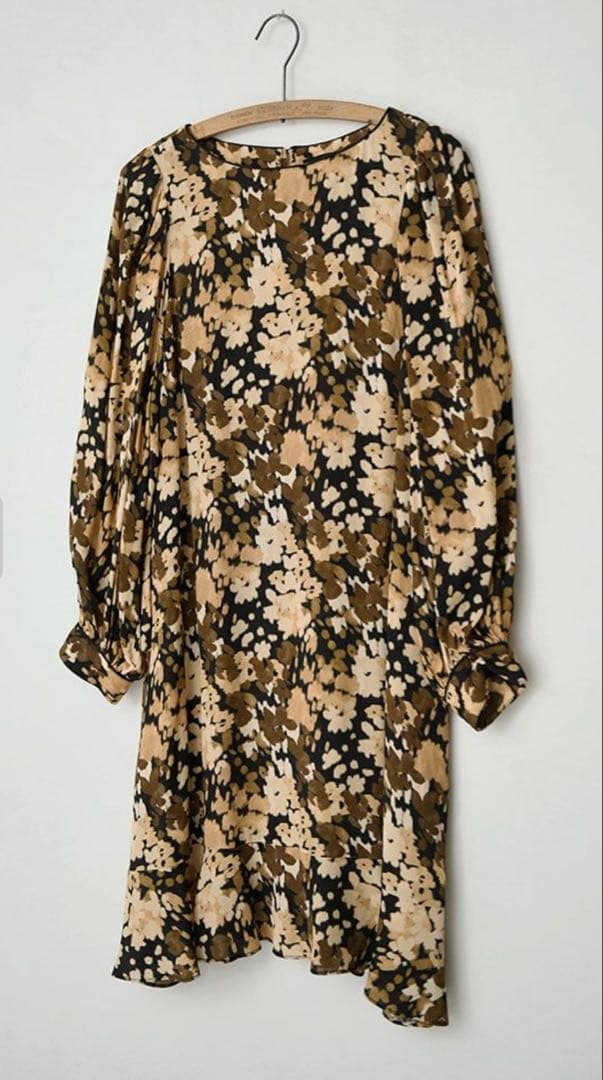 ✨新品タグ付き✨HugOWar DEVEAUX pt.ペプラムチュニックブラウス