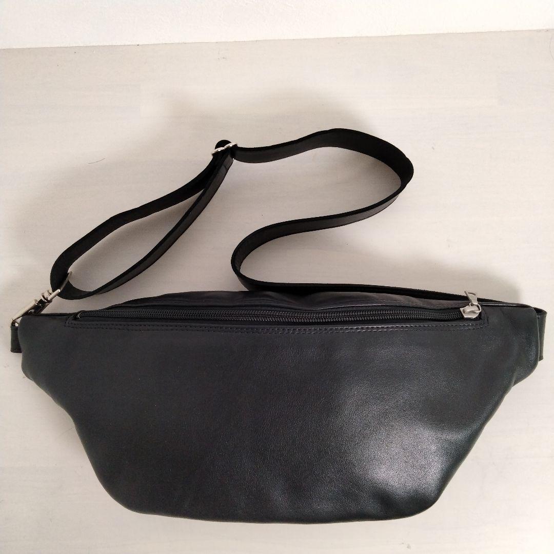 希少 m0851 ボディバッグ ショルダーバッグ ロゴ刻印 レザー ブラック