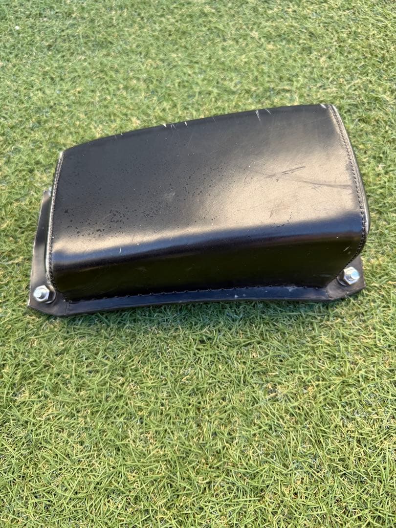 ハーレーシート サドル型 金属ブラケット付き