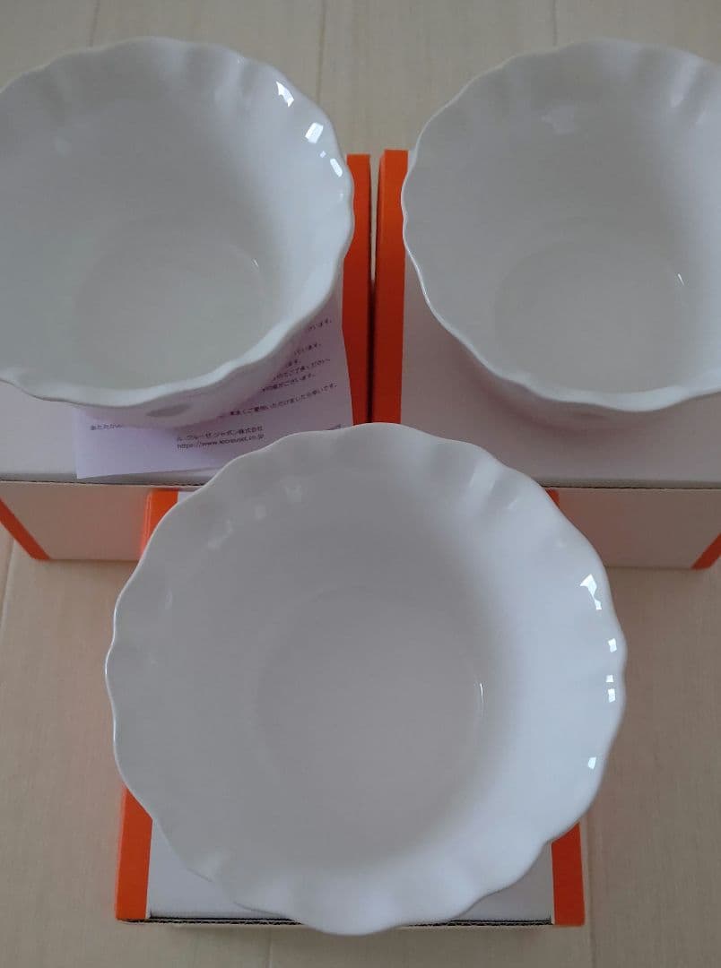 ルクルーゼ エレガントフリル ライスボウル 3つ 新品箱入り