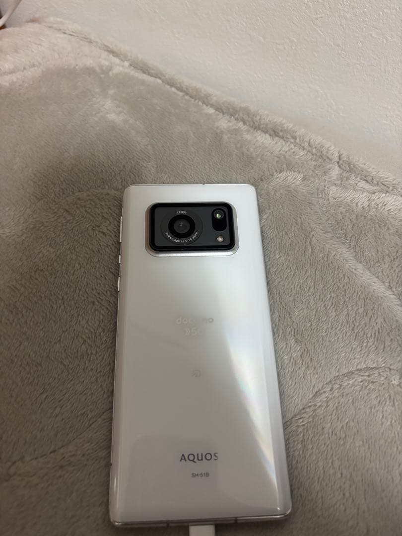 docomo AQUOS SH-51B 5G 本体