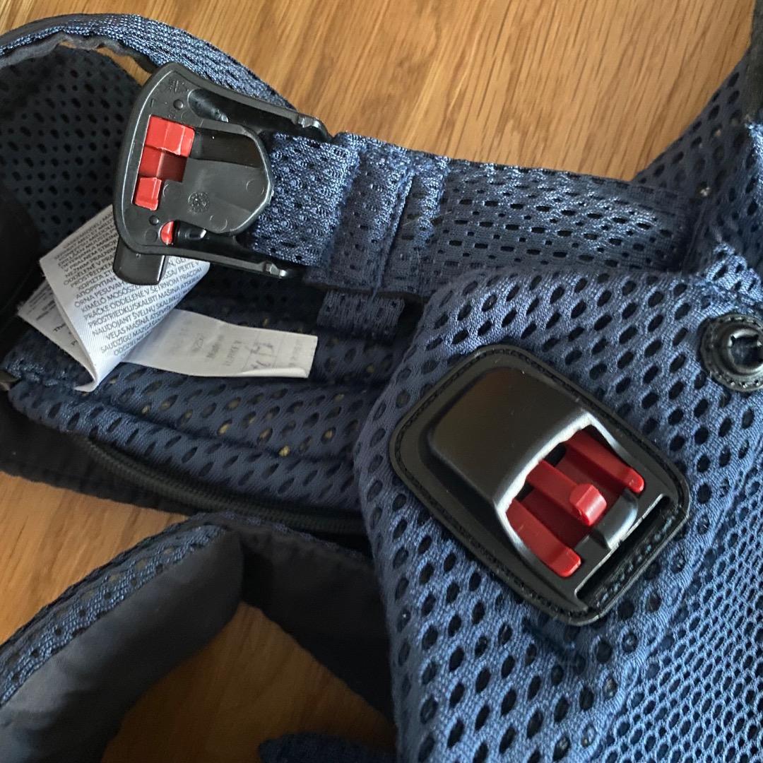 ベビービョルン ベビーキャリアハーモニー 抱っこ紐 メッシュ ネイビーブルー