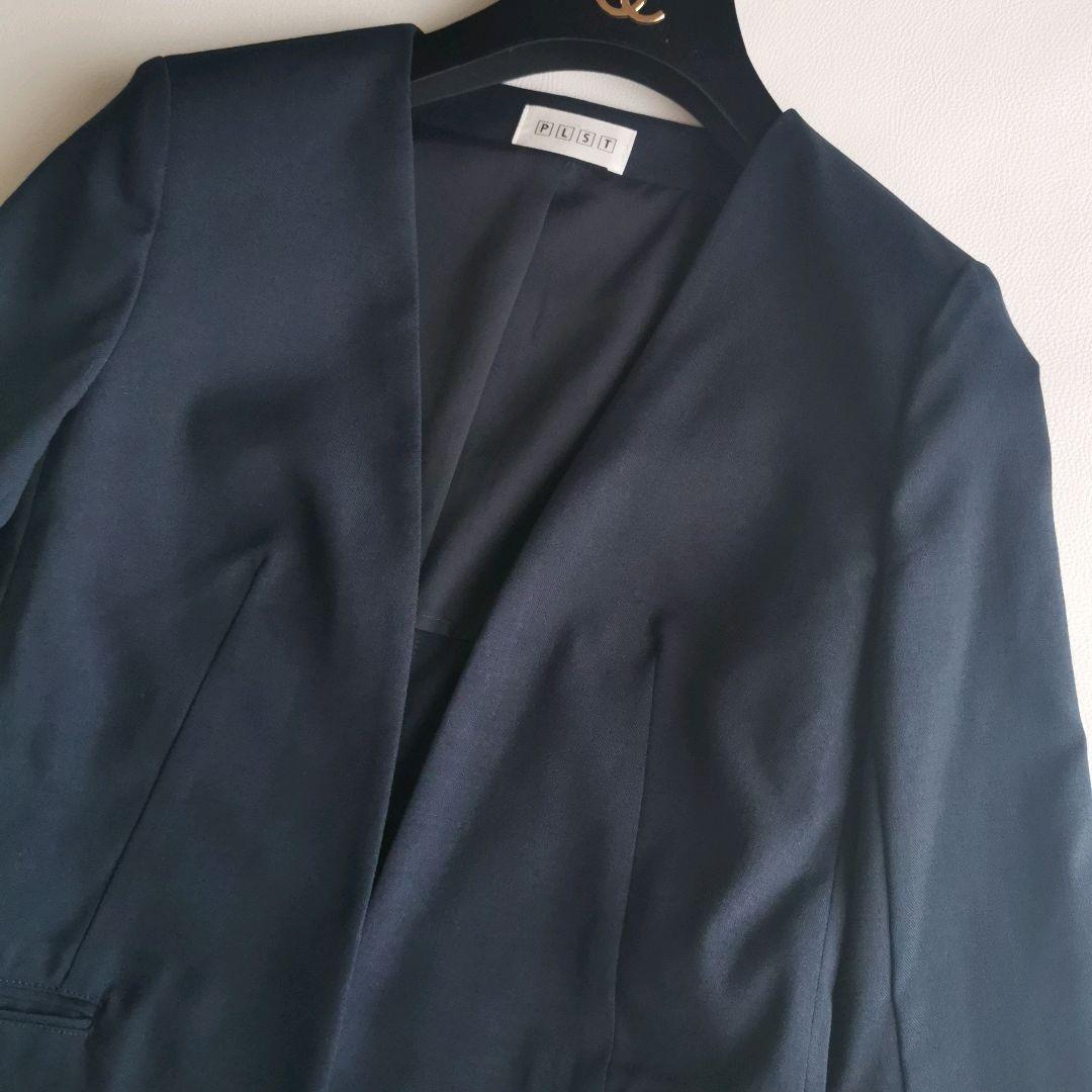 プラステ パンツスーツ ノーカラージャケット セットアップ リネン混 ボタンレス