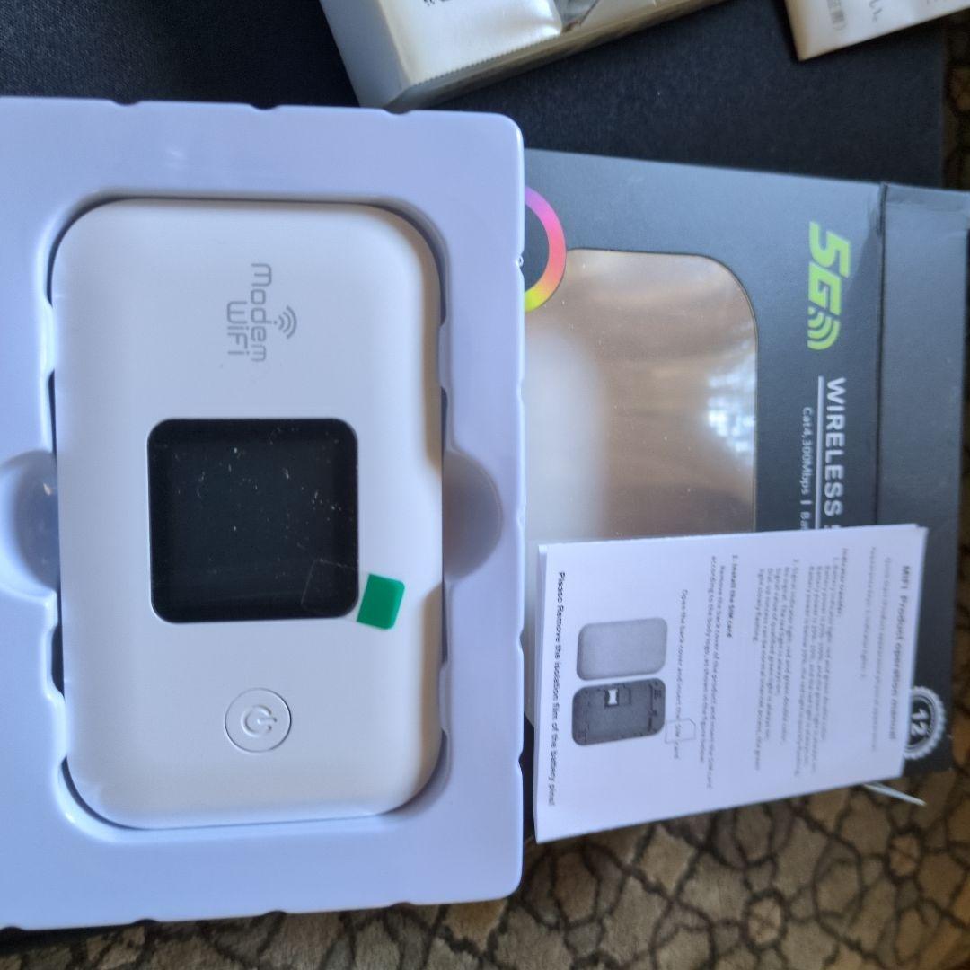 ポケットWi-Fi　(KDDI.The Newest)