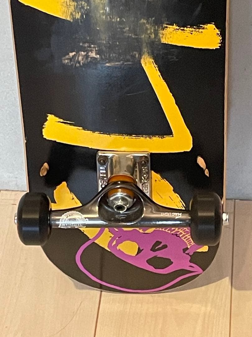 SLAVEスケートボード　コンプリート　約8インチ