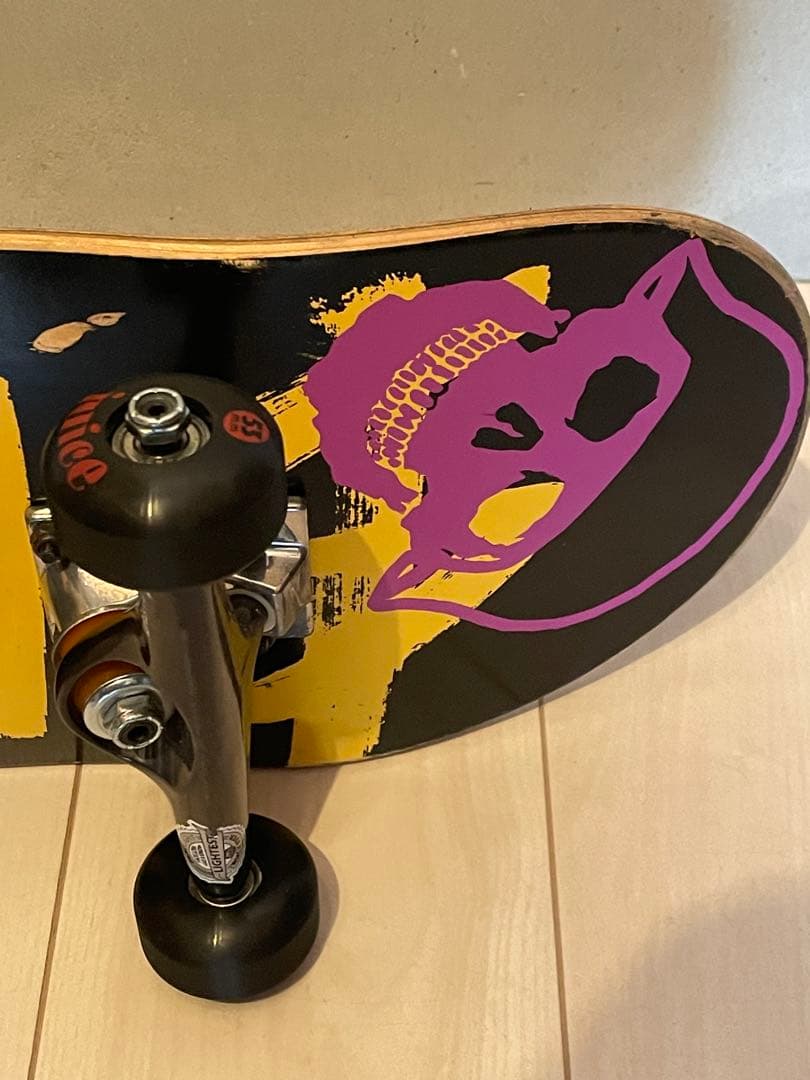 SLAVEスケートボード　コンプリート　約8インチ