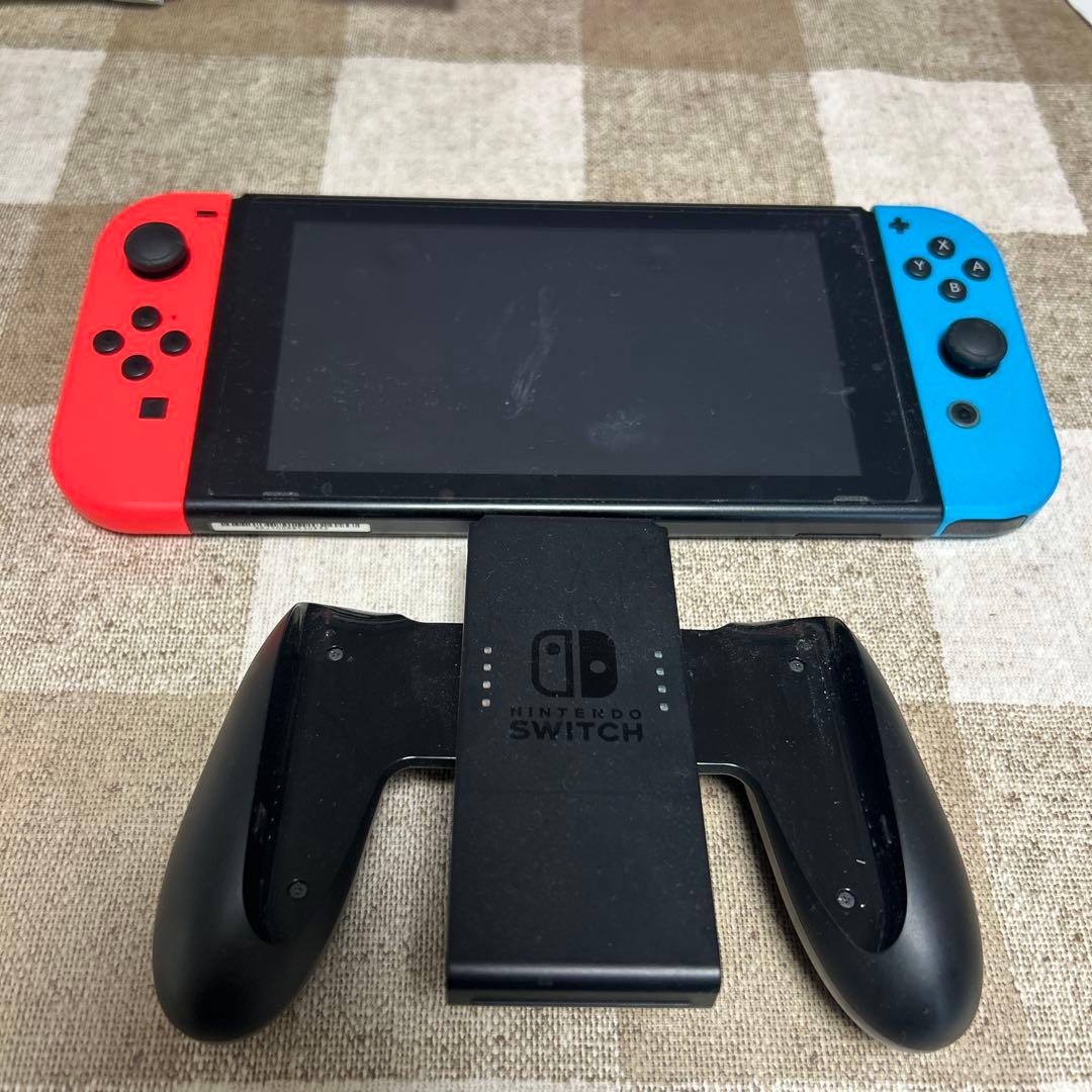 シ*ン様 Nintendo Switch 赤と青 Joy-Con 本体　充電機付