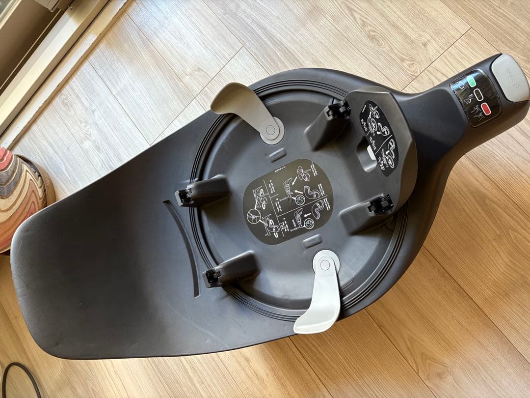 りさチャイルドシートベース ブラック