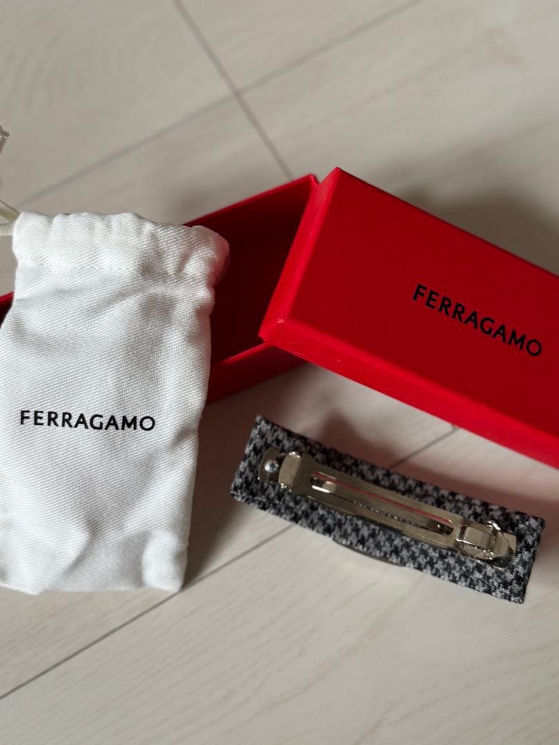 【FERRAGAMO】チェック柄ヘアアクセサリー