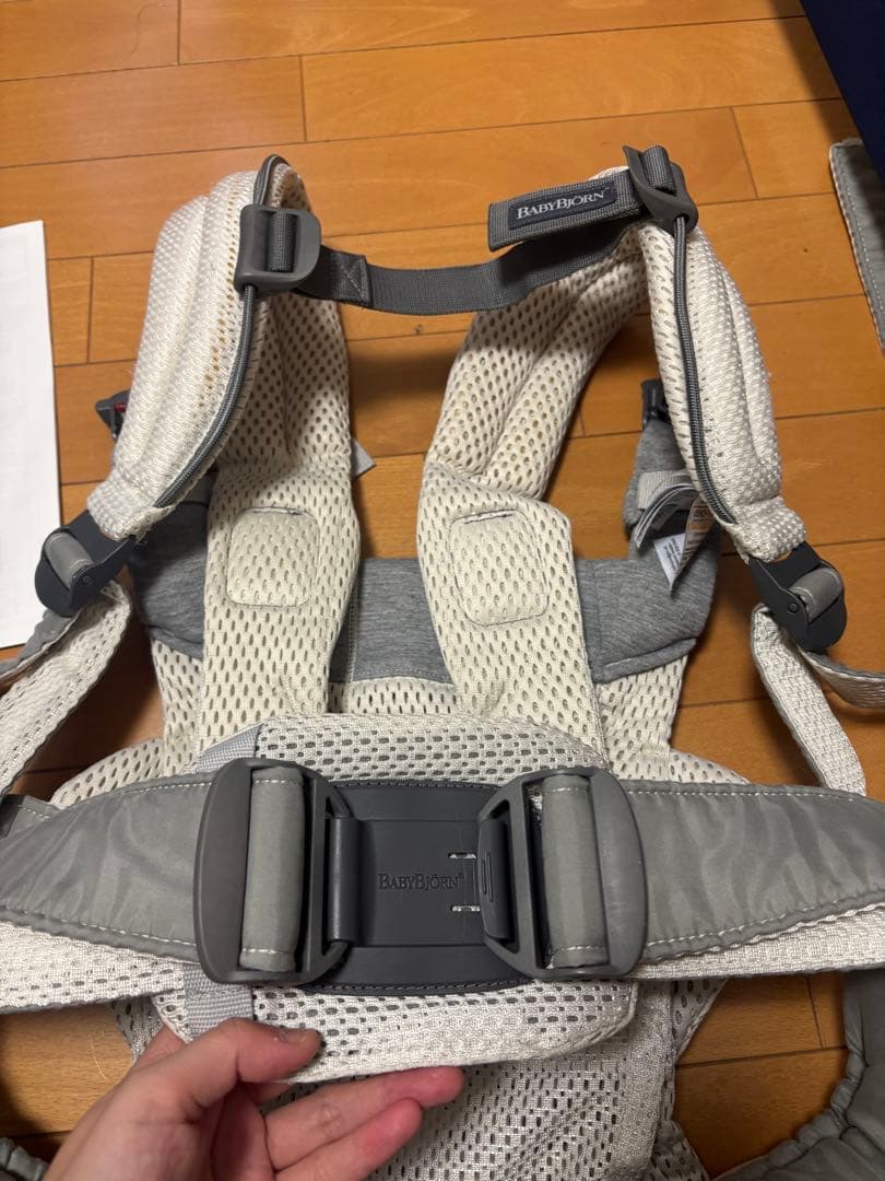 あや　最終値下げ！ベビービョルン ハーモニー 抱っこ紐 クリーム