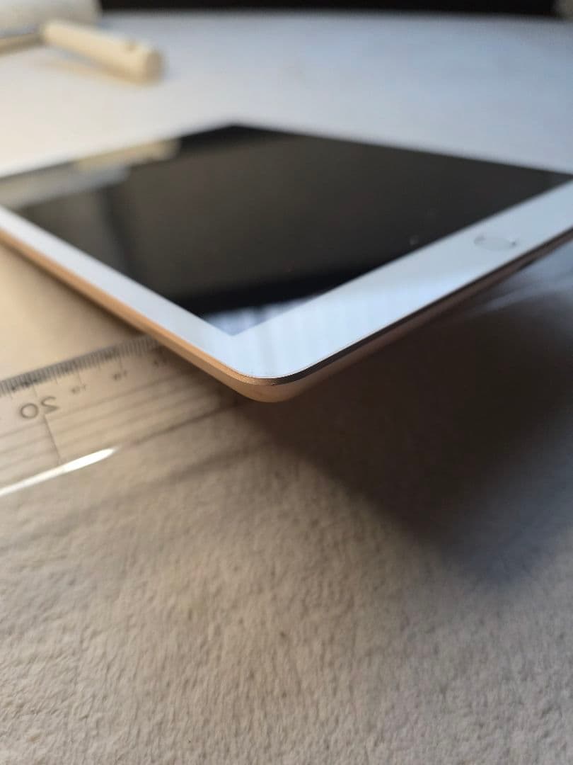 Apple iPad A2197 32GB　動作品