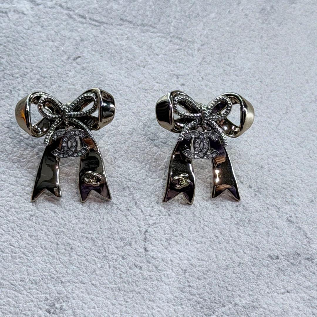 CHANEL ピアス ノベルティ ロゴピアス