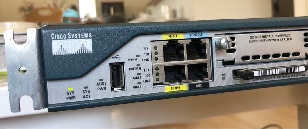 Cisco 2801 サービス統合型ルータ CISCO2801