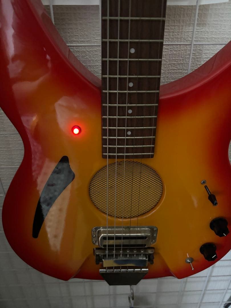 クリスマスカンパニー　アンプ内蔵リッケンバッカータイプギター