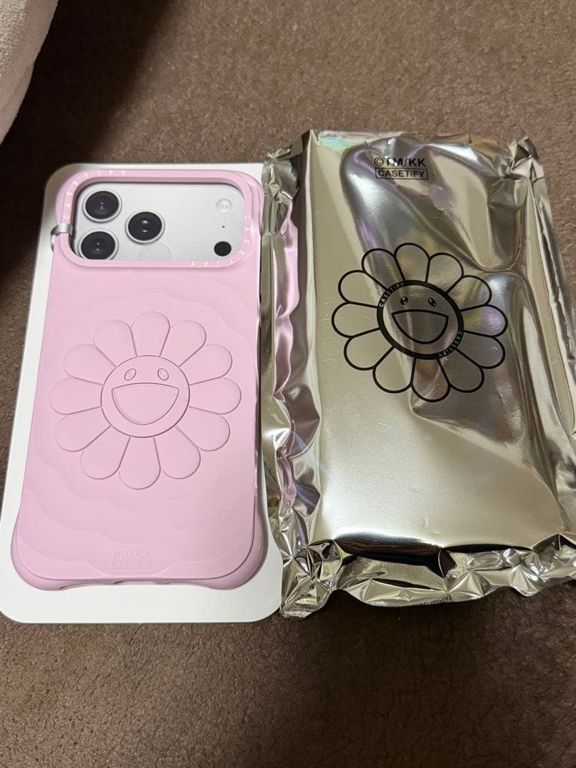 希少【iPhone17promax】村上隆×CASSETIFY フラワーケース