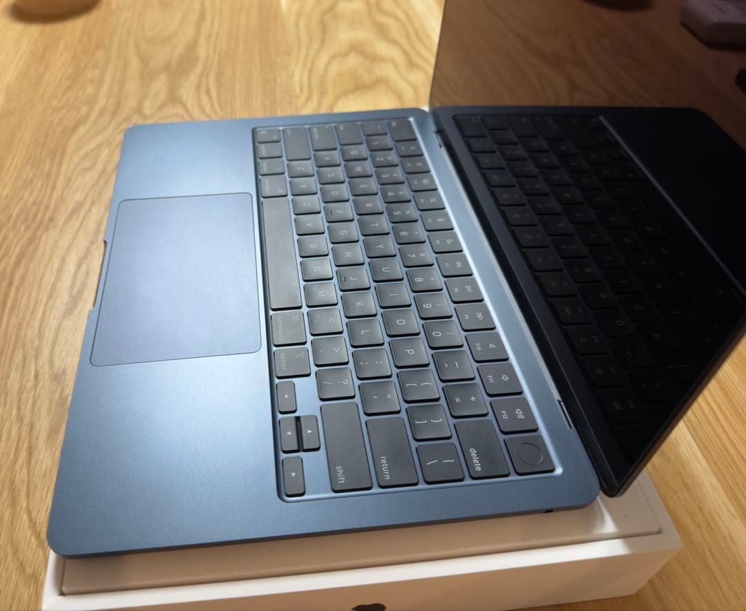 パ*ー様 MacBook Air M2 16GB/256GB 2022 ミッドナ