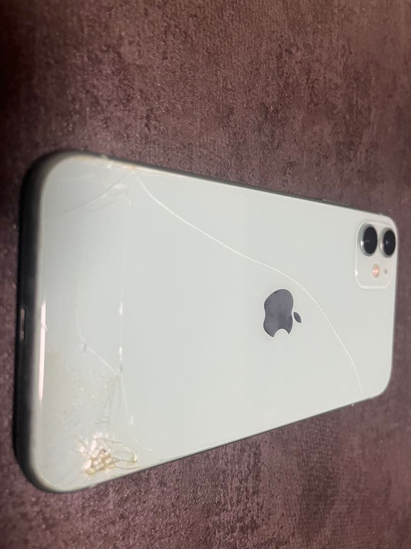 S*）様 iPhone11 128GB