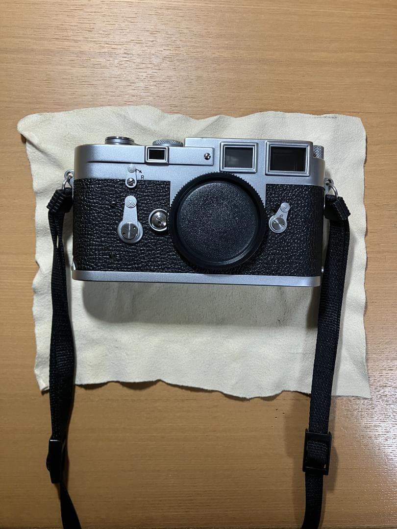 Leica M3ボディ(シリアル883835)／実用向け・外観に使用感あり