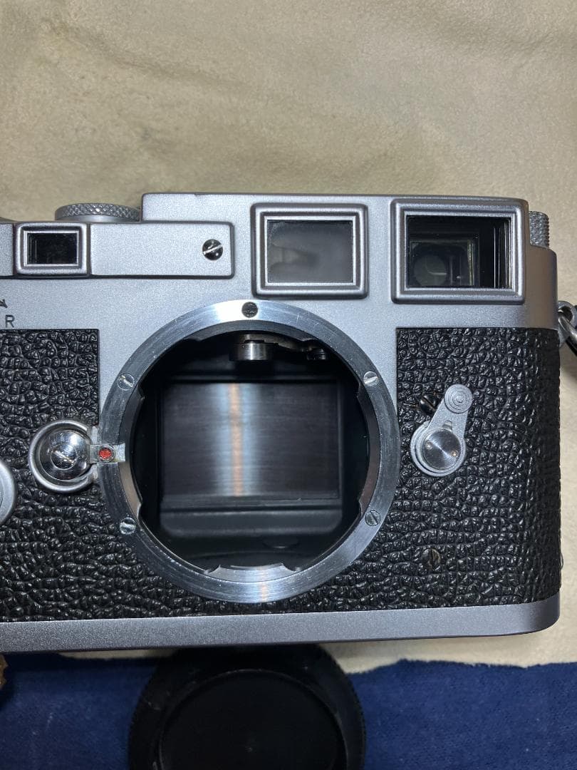 Leica M3ボディ(シリアル883835)／実用向け・外観に使用感あり