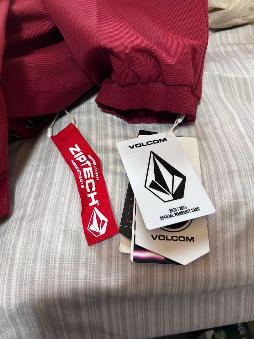 値下げしました！VOLCOM スノーウェア