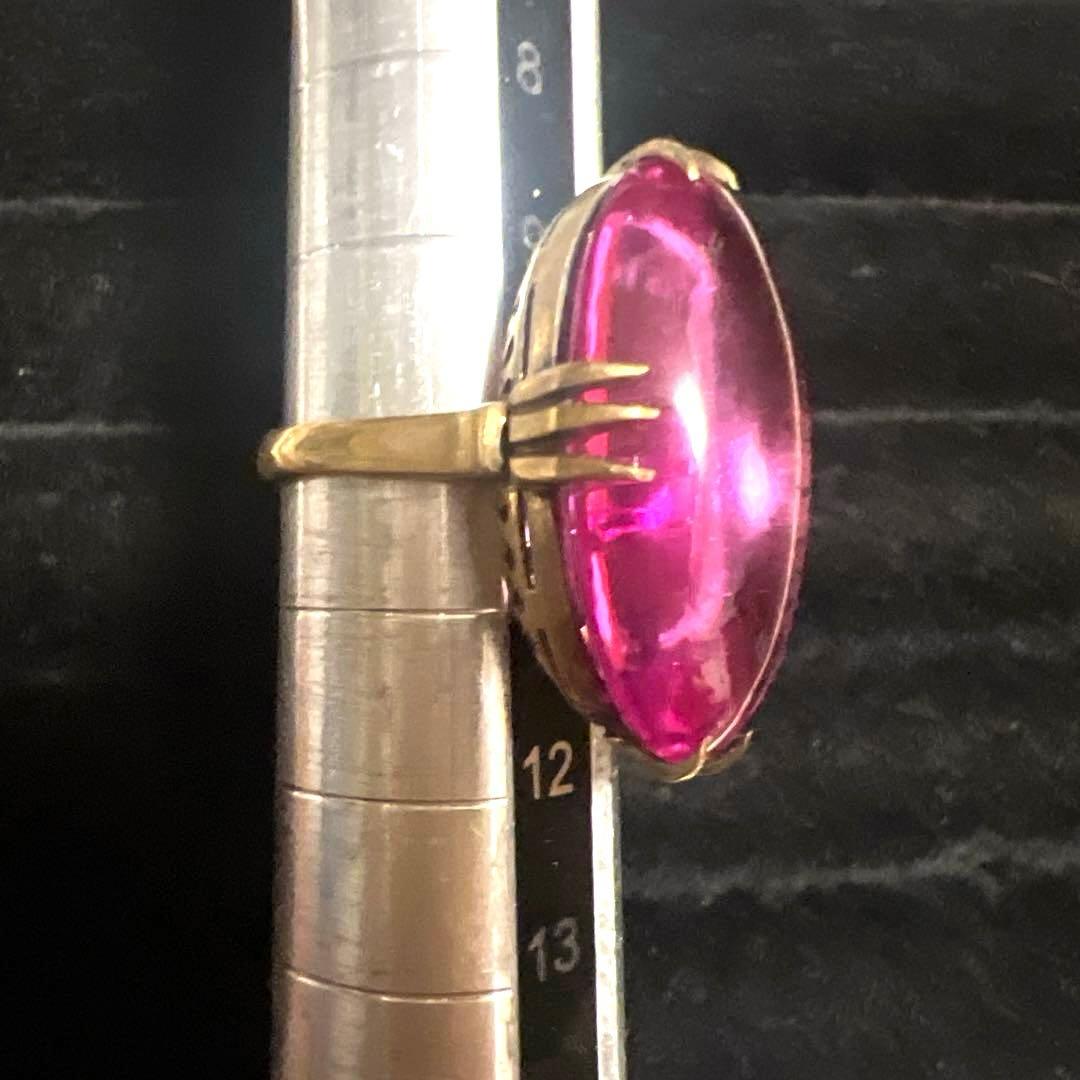 超特大ピンクサファイアのヴィンテージゴールドリング