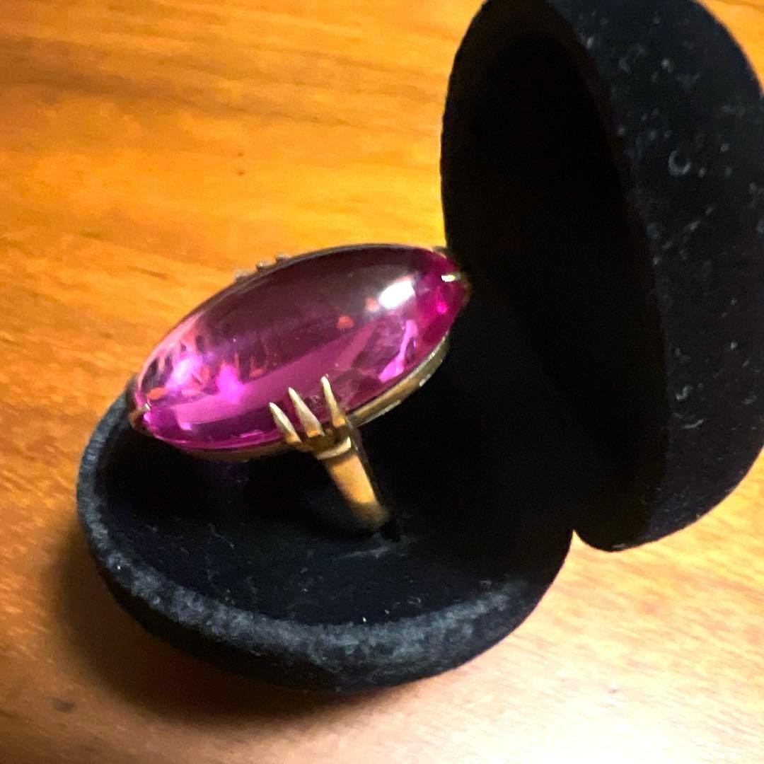 超特大ピンクサファイアのヴィンテージゴールドリング