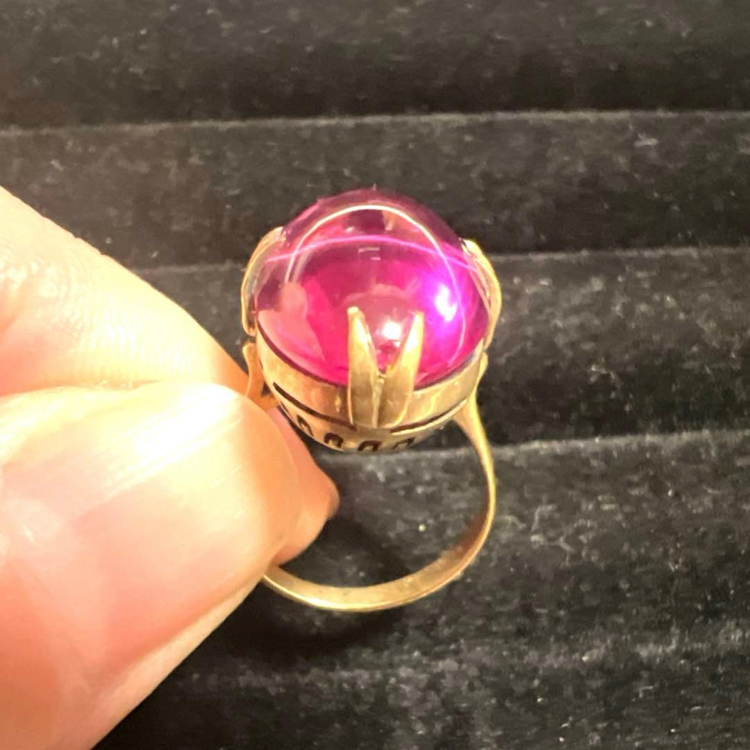 超特大ピンクサファイアのヴィンテージゴールドリング