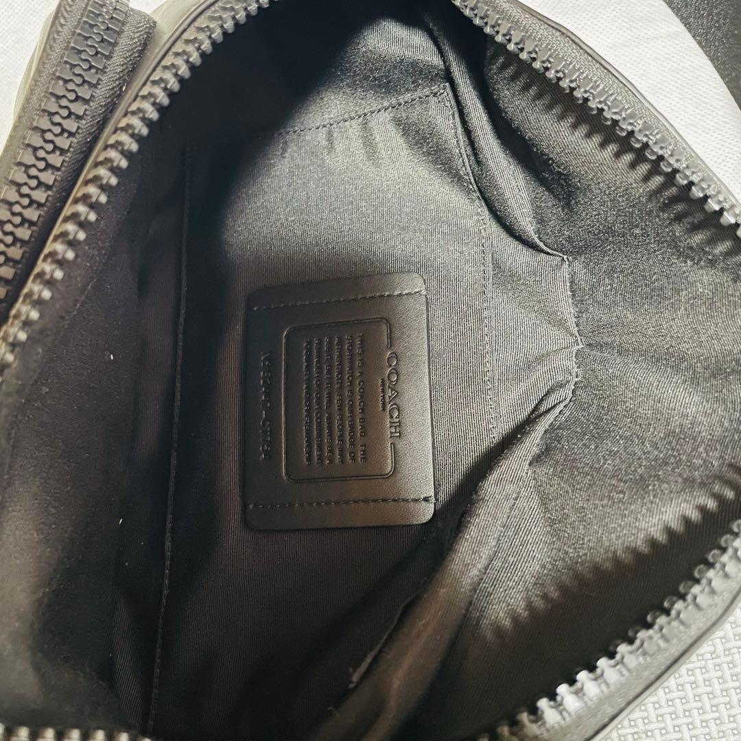 coach メンズ ボディバッグ　美品
