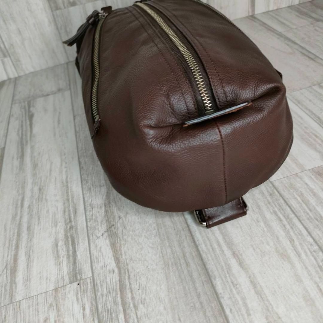 55 COACH コーチ　レザー　ボディーバッグ