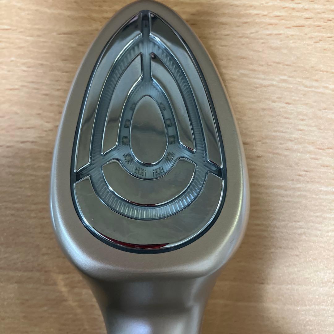 ECLAT ECL-02 美顔器 ゴールド　IKKOさんの美顔器