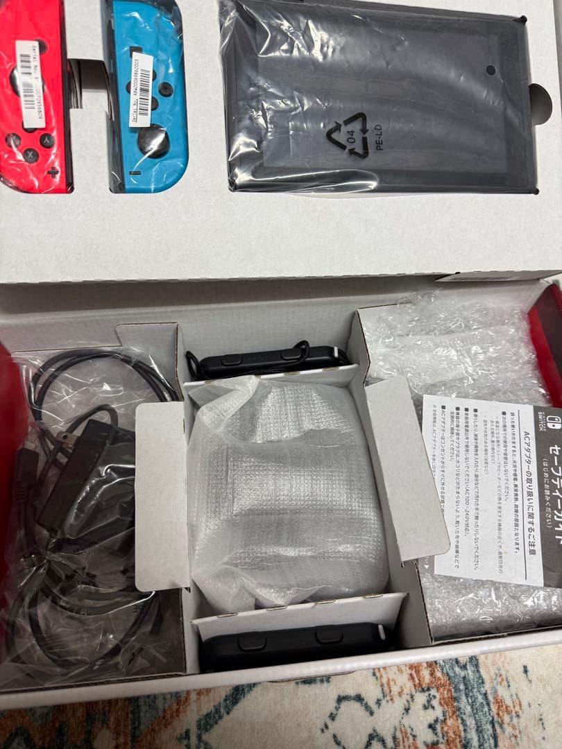 璃*音様 Nintendo Switch ネオンブルー/レッド 本体