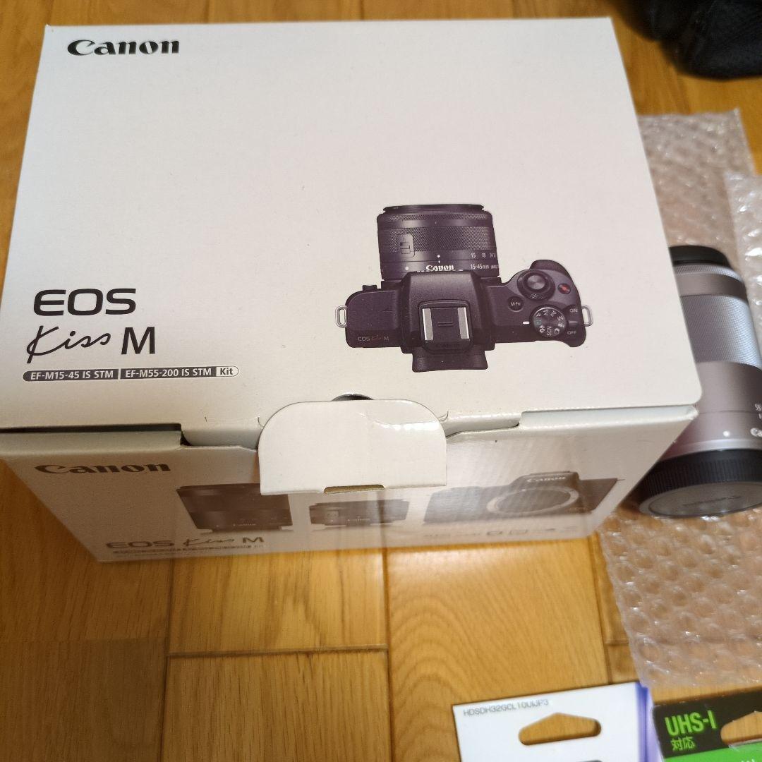 Canon EOS Kiss M ホワイト レンズ2本付き