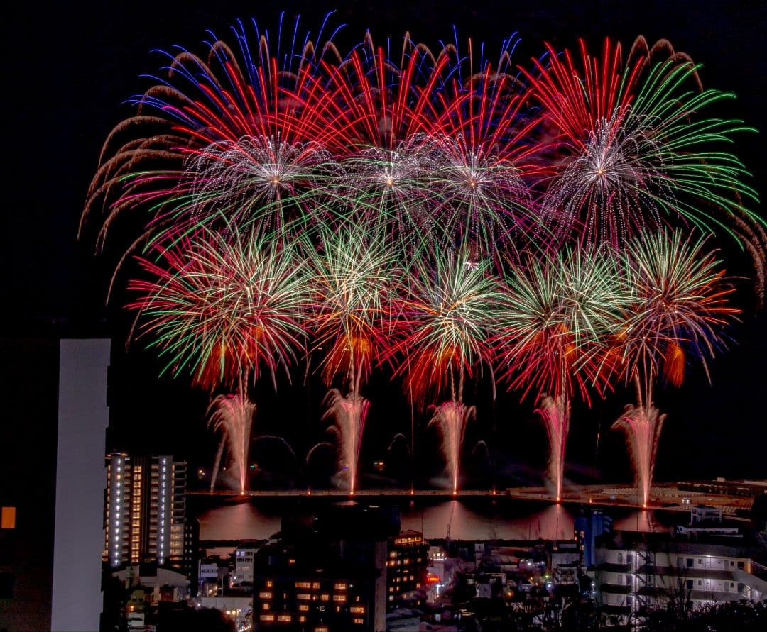 Nikon デジタル一眼レフカメラ D3100本体と充電器付き