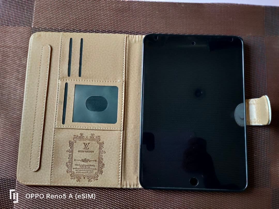 momo　値下げ　iPad mini4 32GB au wifiセルラー