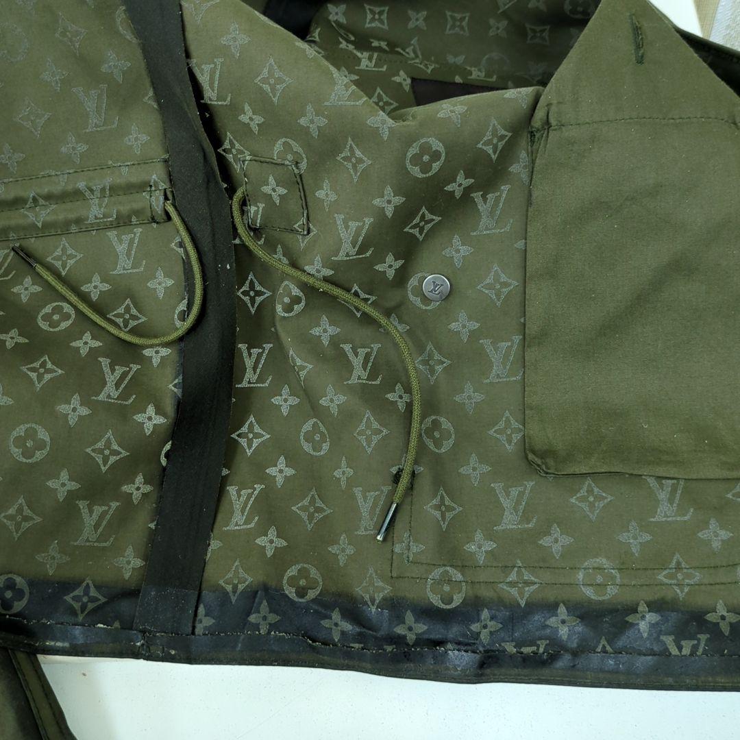 ルイヴィトン オイル フード付モノグラム柄 ミリタリージャケットカーキ 48