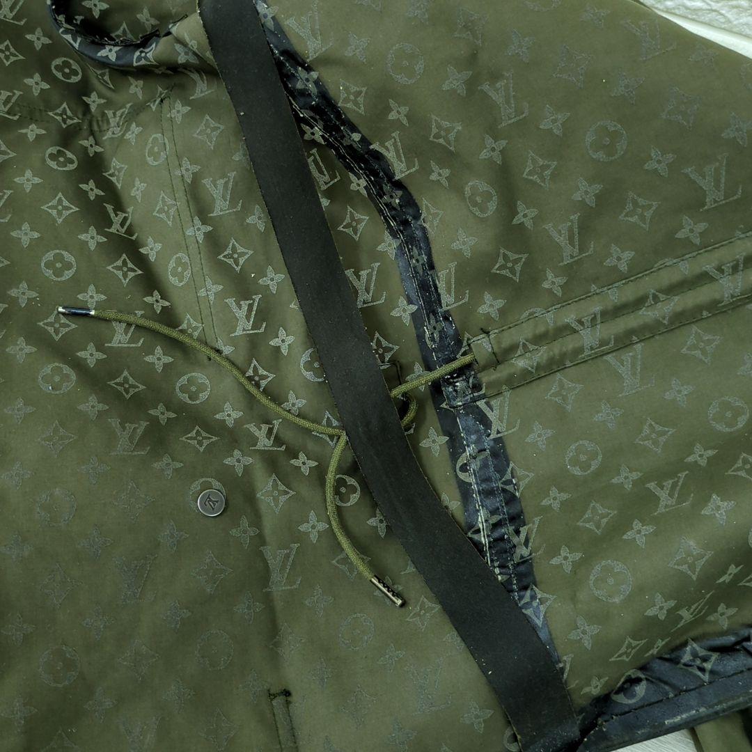 ルイヴィトン オイル フード付モノグラム柄 ミリタリージャケットカーキ 48