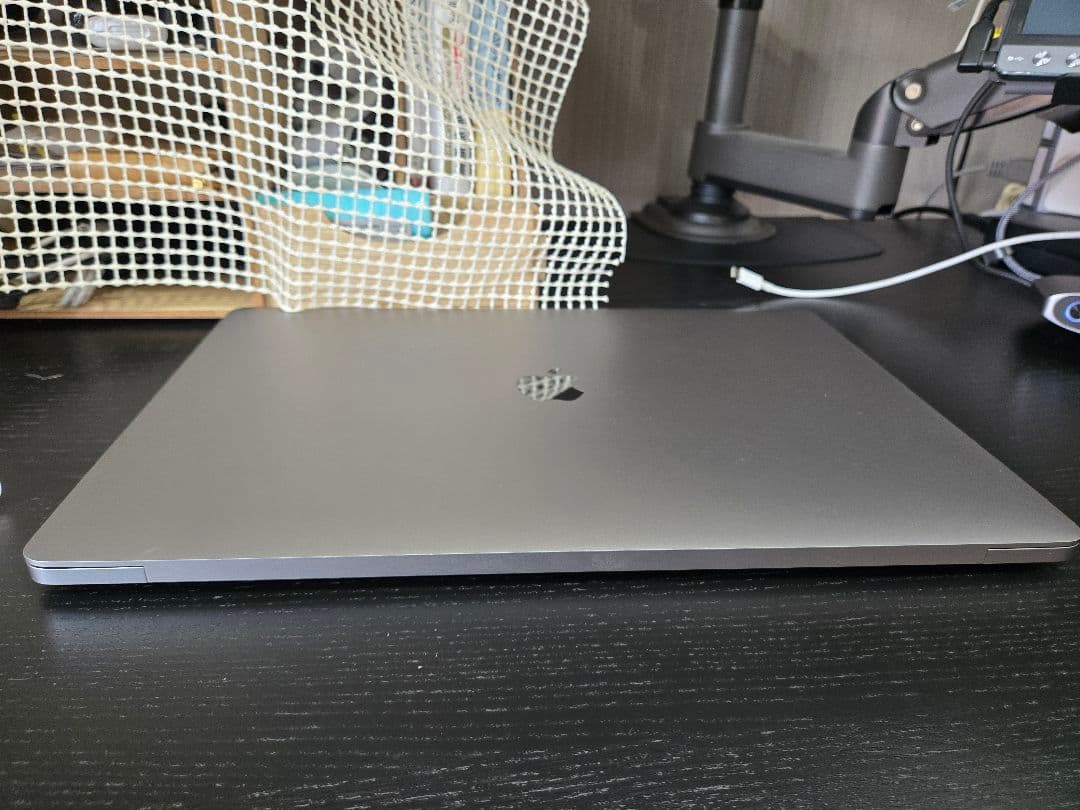 macbook pro 2019 16インチ i7