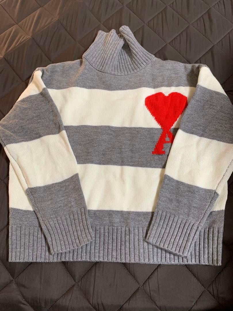 AMI PARIS アミパリス ハート刺繍タートルネックニット